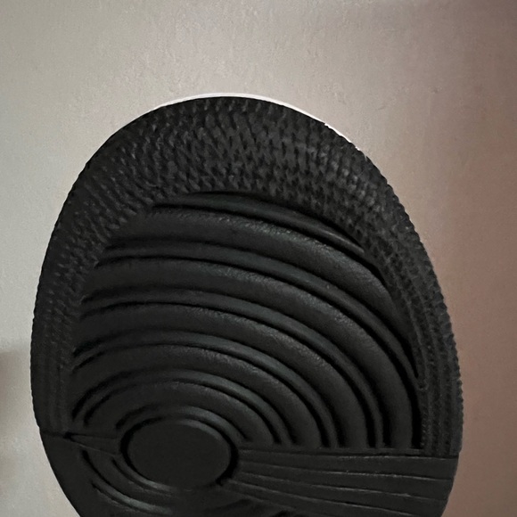 Jordan 1 Mid-Reverse New Love - Picture 9 of 14